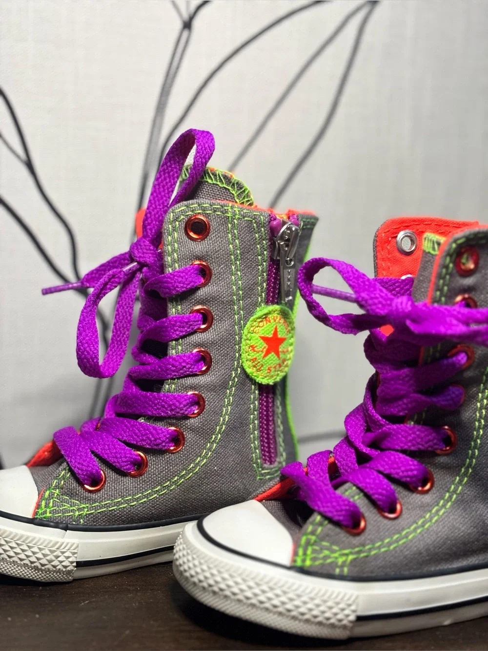 Converse Baby High-Top Sneakers NWOT & Zipper for Easy On/Off Size 3
